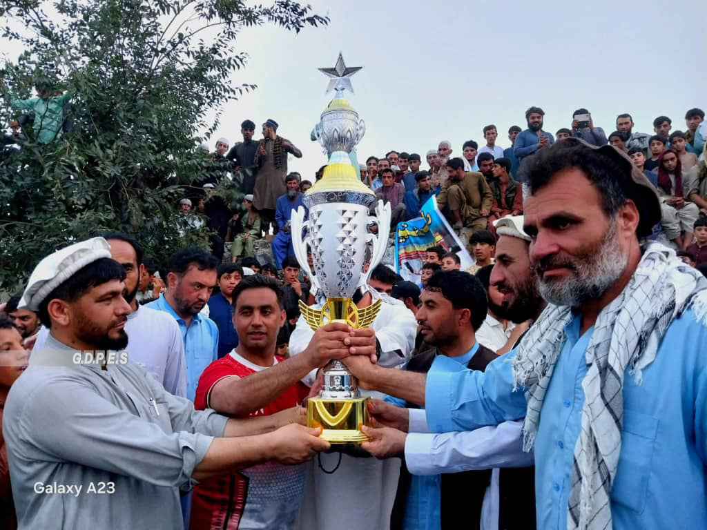 څوکۍ ولسوالۍ لوبډلې د کونړ ولايت په کچه د واليبال سياليو اتلولي وگټله