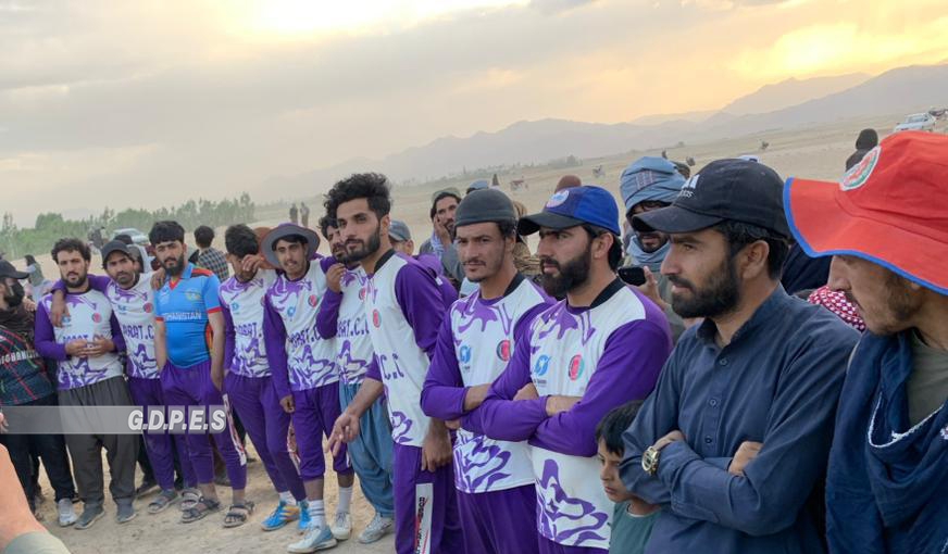 ميدان وردگ؛ جغتو ولسوالۍ کې د ۳۶ لوبډلو ترمنځ د ټېپ بال کرکټ اختريزې سيالۍ پای ته ورسېدې