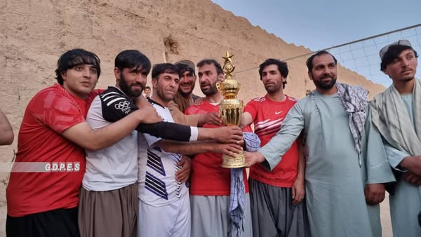 غزنی؛ مسابقات والیبال با اشتراک هشت تیم در ولسوالی واغظ به پایان رسید