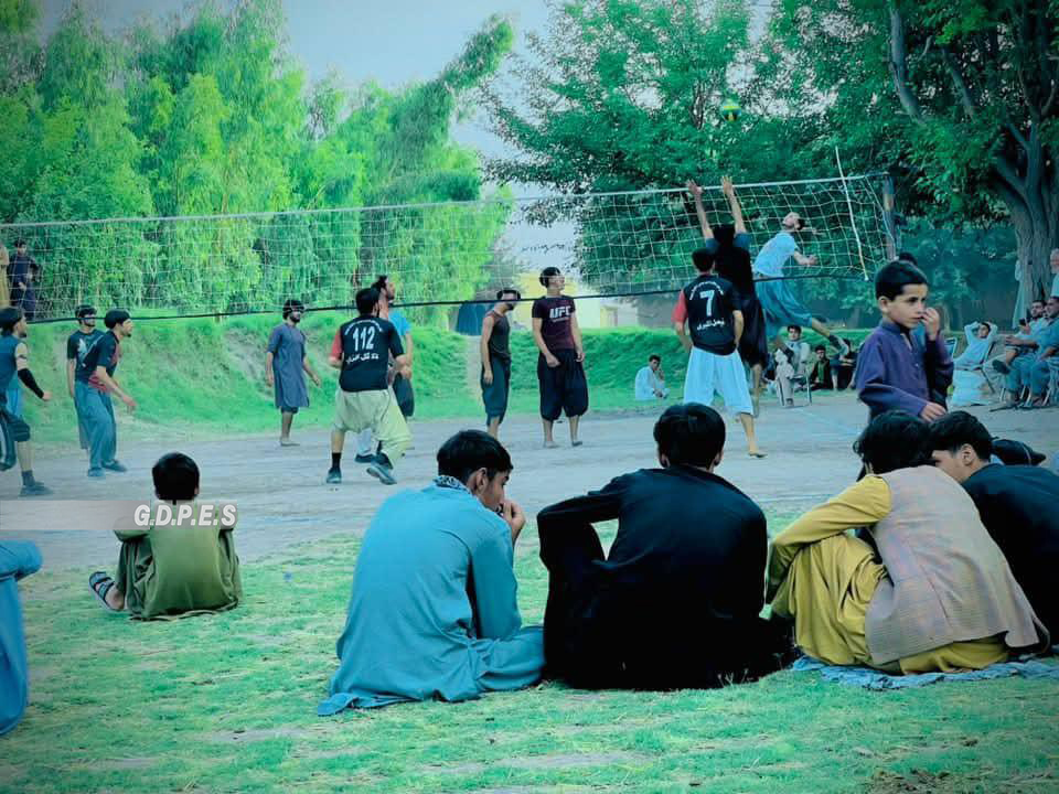 ننگرهار؛ ښیوې ولسوالۍ کې د ۲۴ لوبډلو ترمنځ د واليبال سيالۍ پيل شوې