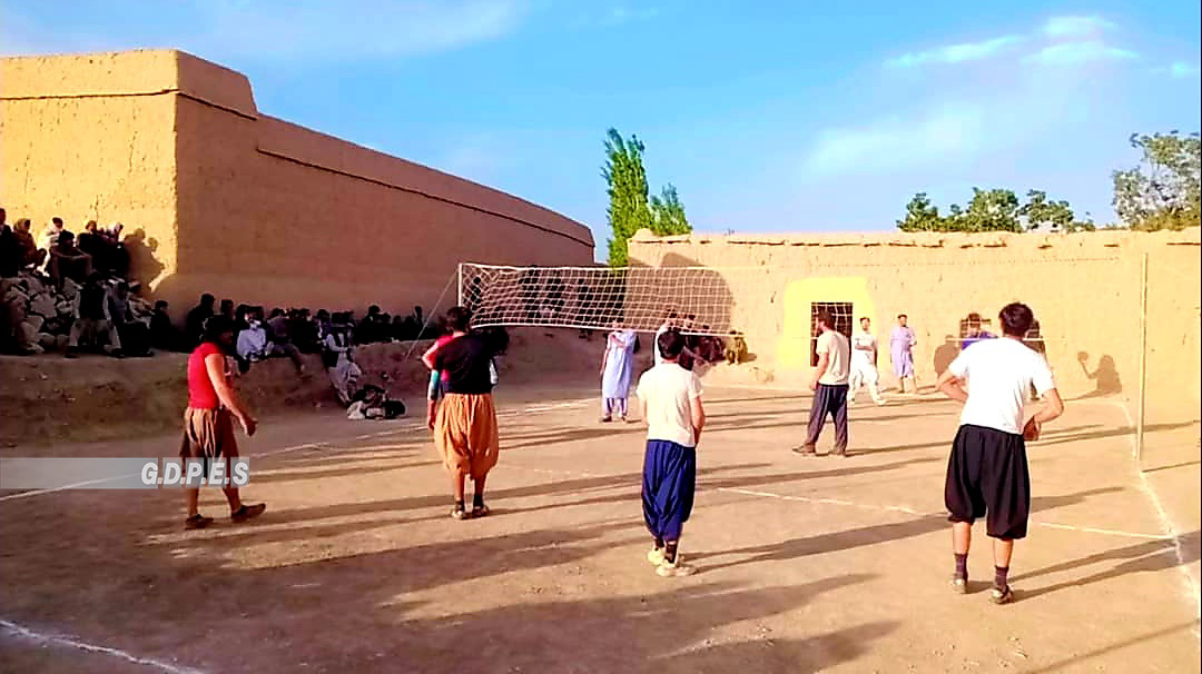 پکتیا؛ احمدآباد ولسوالۍ کې د ۲۰ لوبډلو ترمنځ د والیبال سیالۍ پیل شوې