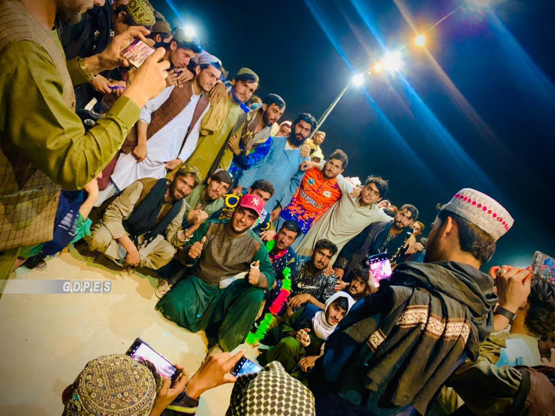 ارزگان؛ چهارچینو ولسوالۍ کې د ۲۰ لوبډلو ترمنځ د ټېپ بال کرکټ اختريزې سيالۍ پای ته ورسېدې 