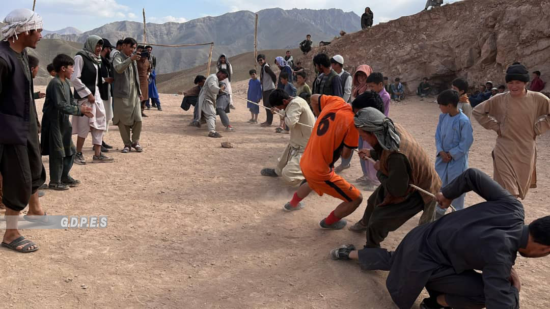دایکندی؛ مسابقات ریسمان کشی با اشتراک ۲۰ ورزشکار در ولسوالی اشترلی برگزار گردید