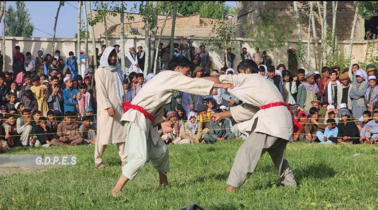 تخار؛ مسابقات پهلوانی کورش با اشتراک ۵۰ ورزشکار در ولسوالی کلفگان برگزار گردید