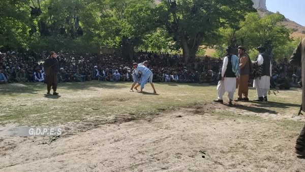 غور؛ مسابقات پهلوانی کورش با اشتراک ۱۰۰ ورزشکار در ولسوالی چهارسده برگزار گردید