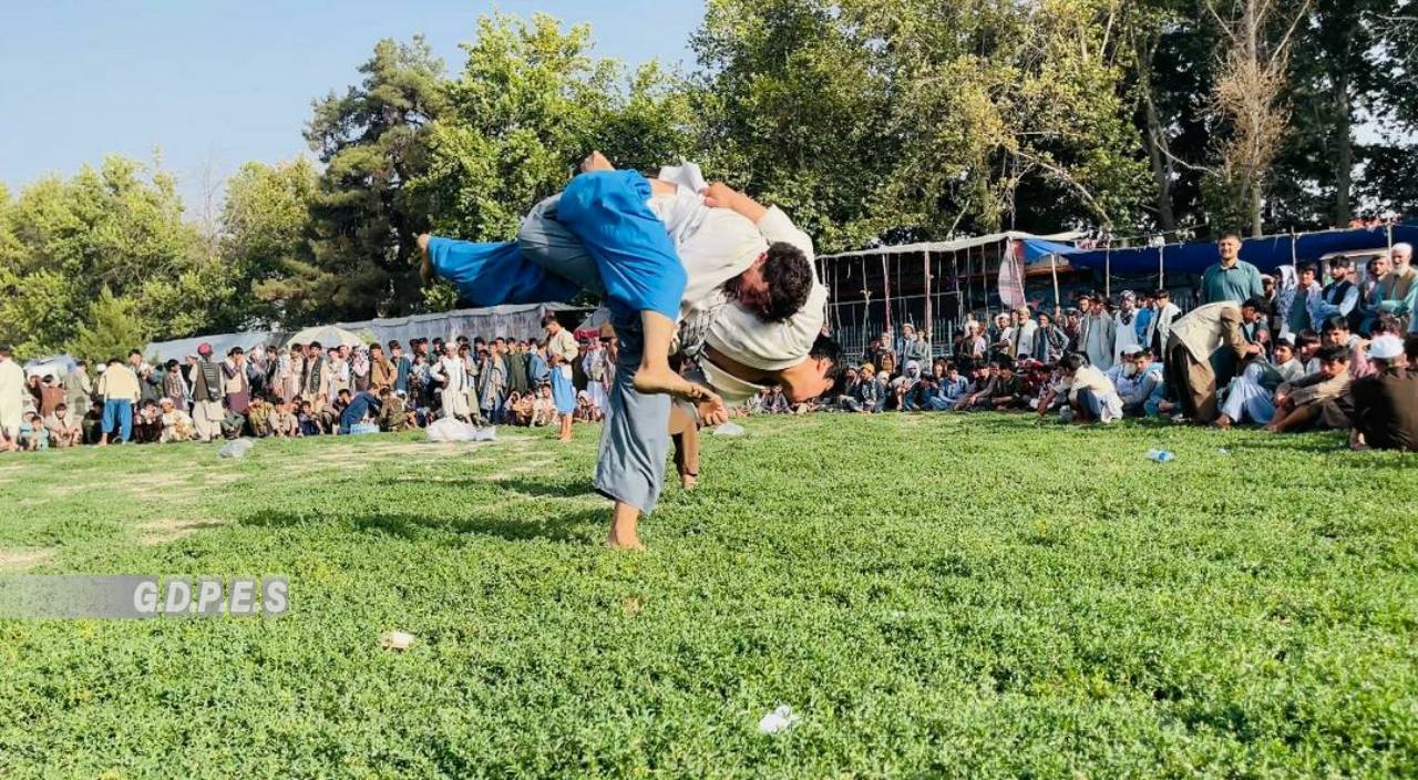 تخار؛ مسابقات پهلوانی کورش با اشتراک ۶۰ ورزشکار در شهر تالقان برگزار گردید