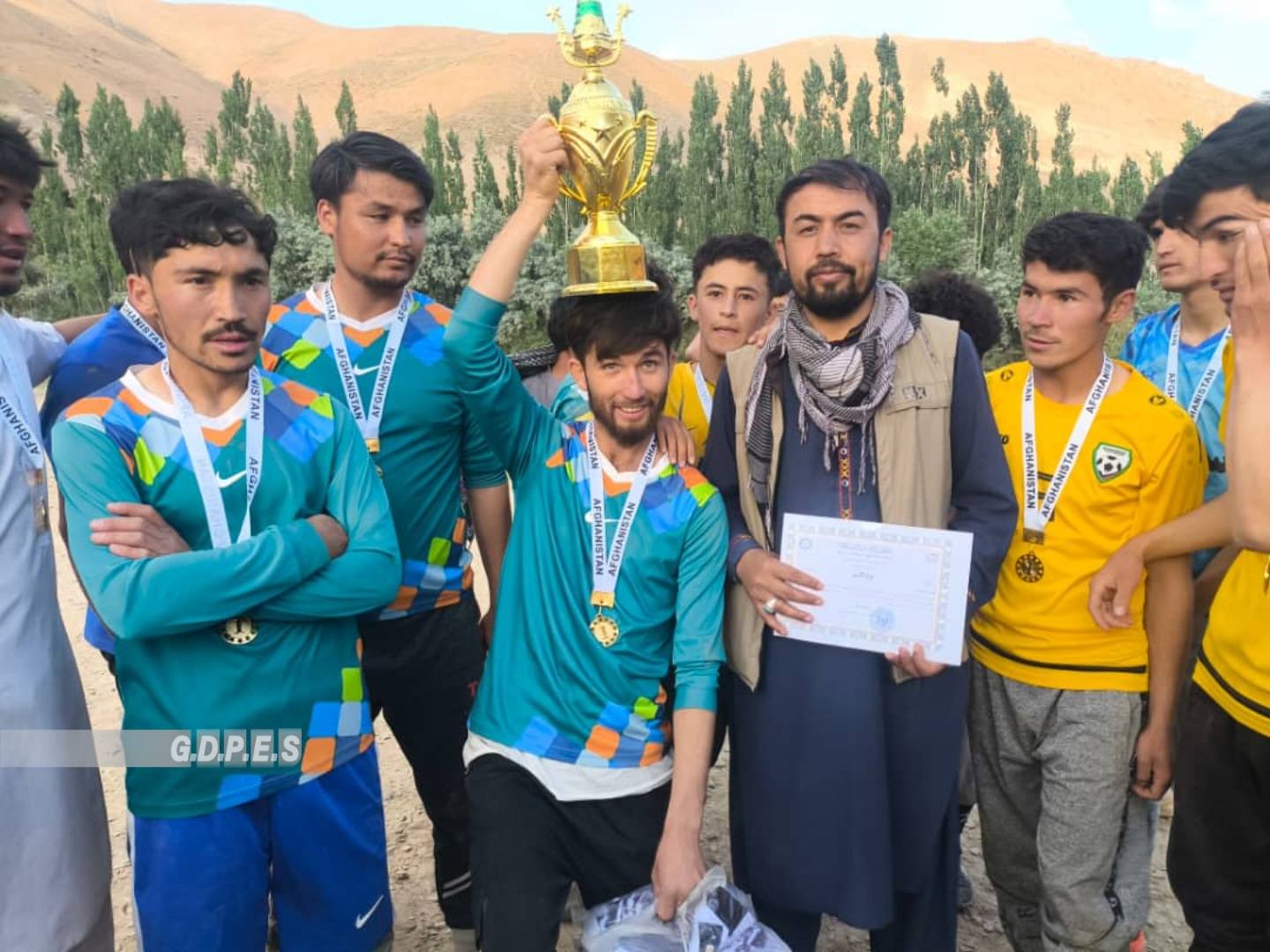 تیم فوتبال شیخمیران قهرمان جام"عید سعید اضحی در ولسوالی اشترلی دایکندی شد