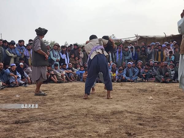 جوزجان؛ مسابقات پهلوانی کورش با اشتراک ۵۰ ورزشکار در شهر شبرغان برگزار گردید