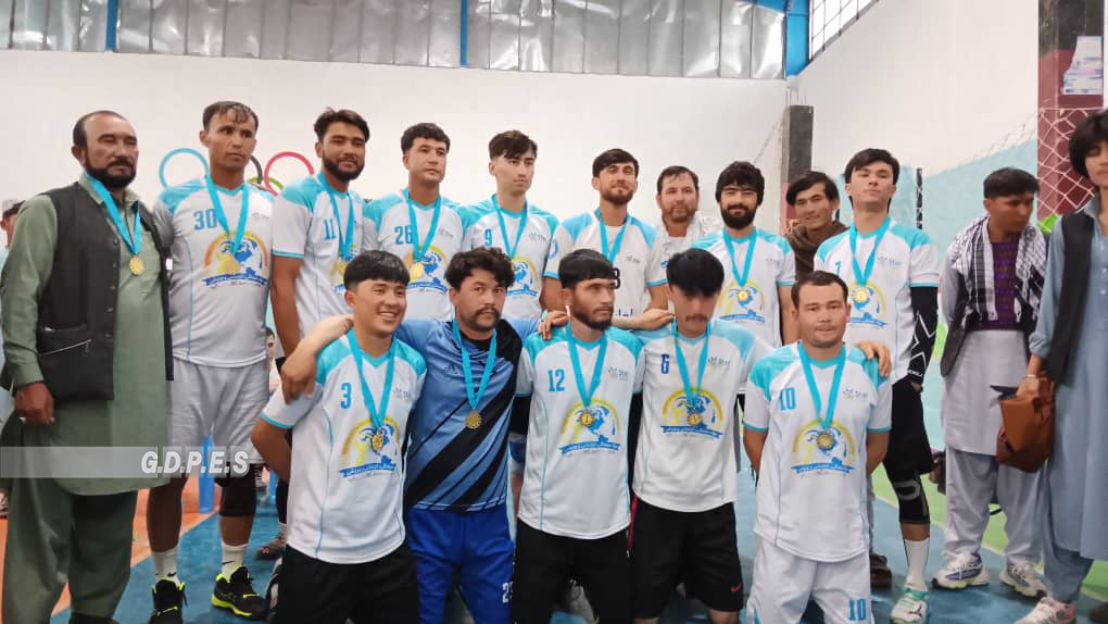 غزنی؛ تم مسیر آفتاب قهرمان مسابقات والیبال در ولسوالی جاغوری شد