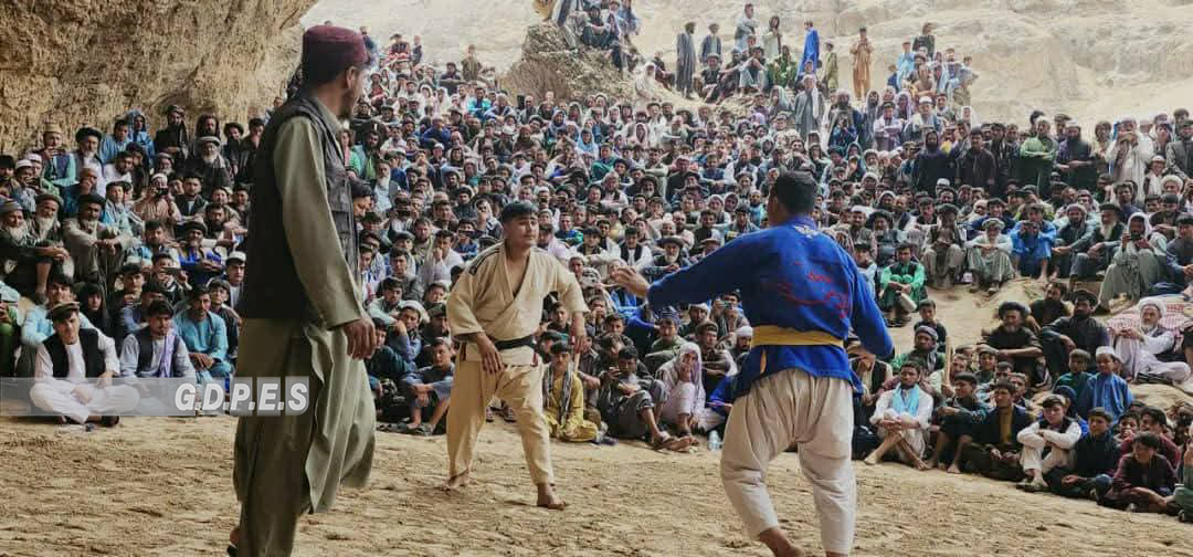بلخ؛ مسابقات پهلوانی کورش با اشتراک ۱۵۰ ورزشکار در ولسوالی کشنده برگزار گردید