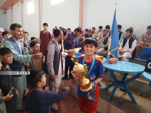 دایکندی؛ مسابقات فوتسال با قهرمانی تیم مکتب خصوصی عبدالعلی مزاری به پایان رسید