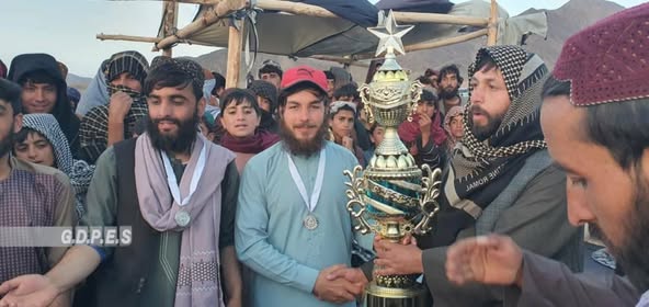 ميدان وردگ؛ سيدآباد ولسوالۍ کې د ۴۲ لوبډلو ترمنځ د ټېپ بال کرکټ سيالۍ پای ته ورسېدې