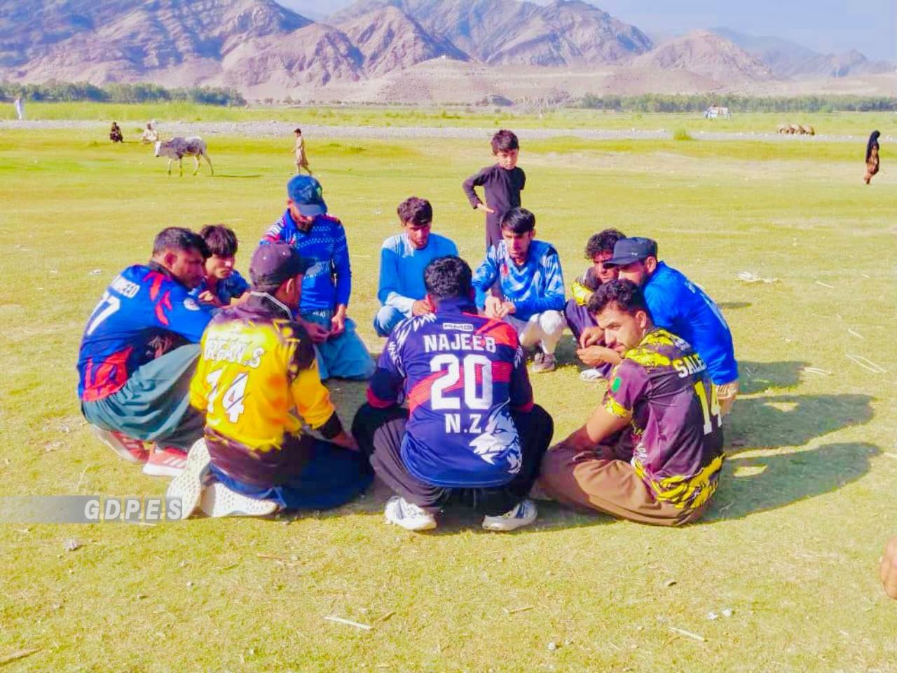 ننگرهار؛ ښيوې ولسوالۍ کې د ۲۴ لوبډلو ترمنځ د ټېپ بال کرکټ سيالۍ پای ته ورسېدې