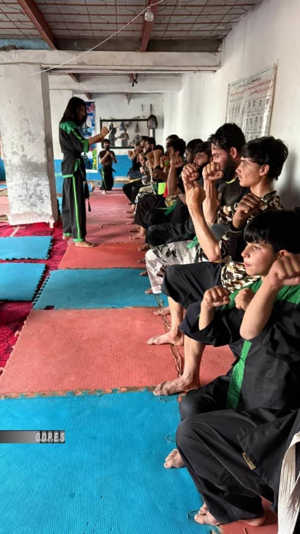 دزابل،په شاجوی ولسوالي کې د ۳۰ ورزشکارانو تر منځ دفول رزم سیالۍ تر سره شوې.
