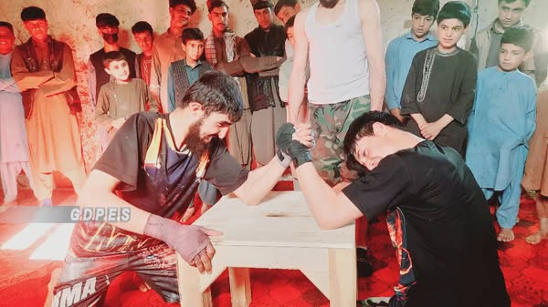 پروان؛ مسابقات دست کشتی با اشتراک ۲۰ ورزشکار در ولسوالی سیاگیرد برگزاری گردید