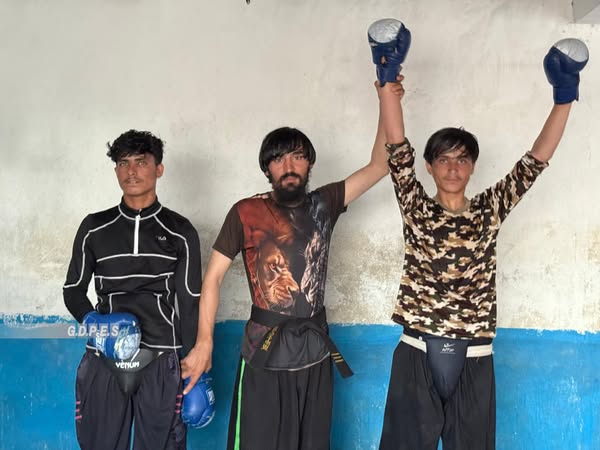 زابل؛ شاجوی ولسوالۍ کې د ٣۵ ورزشکارانو ترمنځ د فول رزم سیالۍ ترسره شوې