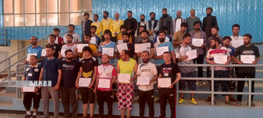 تخار؛ پایان سمینار داوری و مربیگری والیبال با اشتراک ۳۵ تن در شهر تالقان