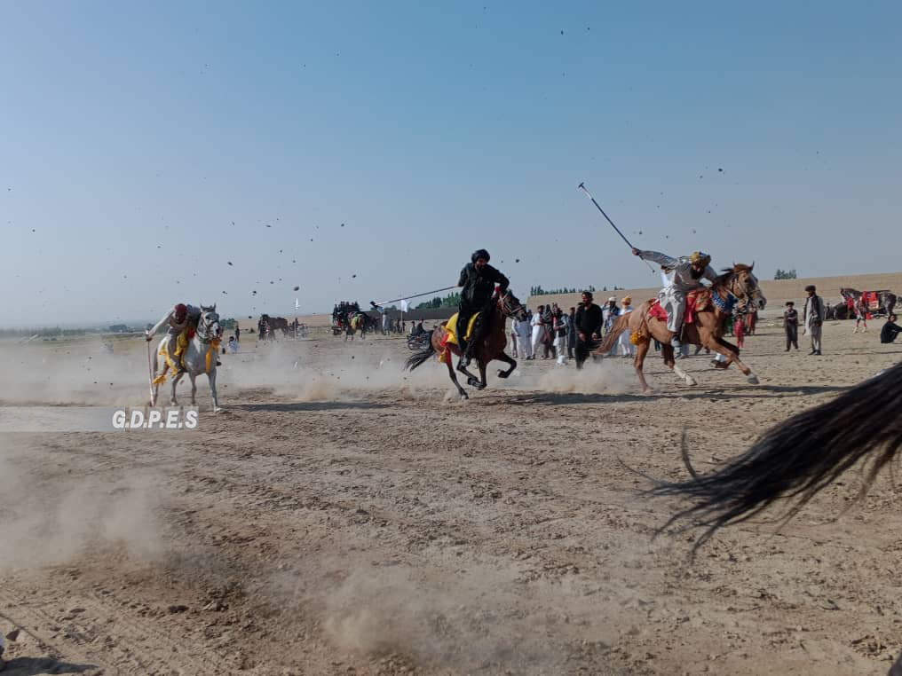 غزني؛ ګيرو ولسوالۍ کې د ۶۰ نېزه وهوونکو ترمنځ د نېزه وهلو سيالۍ ترسره شوې