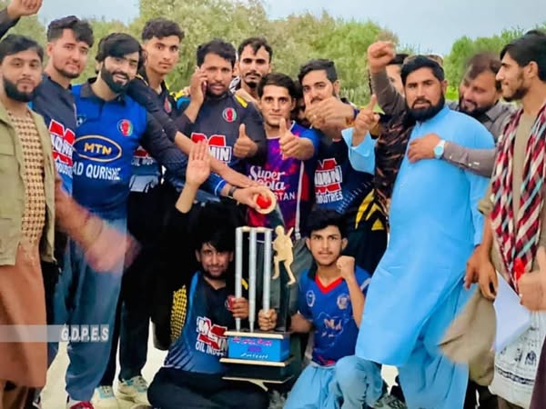 ننګرهار؛ چپرهار ولسوالۍ کې د اتو لوبډلو ترمنځ د ټېپ بال کرېکټ سیالۍ پای ته ورسېدې