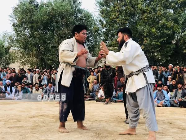 بغلان؛ مسابقات پهلوانی کورش با اشتراک ۴۰ ورزشکار در شهر پلخمری برگزار گردید