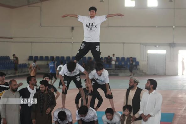 ننګرهار؛ مرکز جلال آباد ښار کې د شل ورزشکارانو ترمنځ د جمناستیک نندارې ترسره شوې