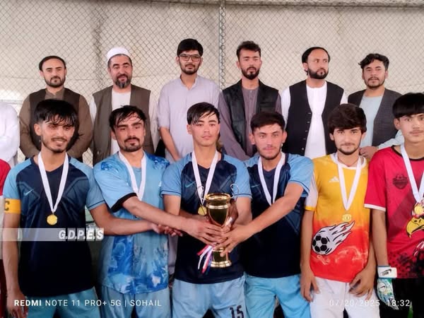 سمنگان؛ مسابقات فوتسال با اشتراک چهار تیم با قهرمانی تیم آفیس پکیج به پایان رسید