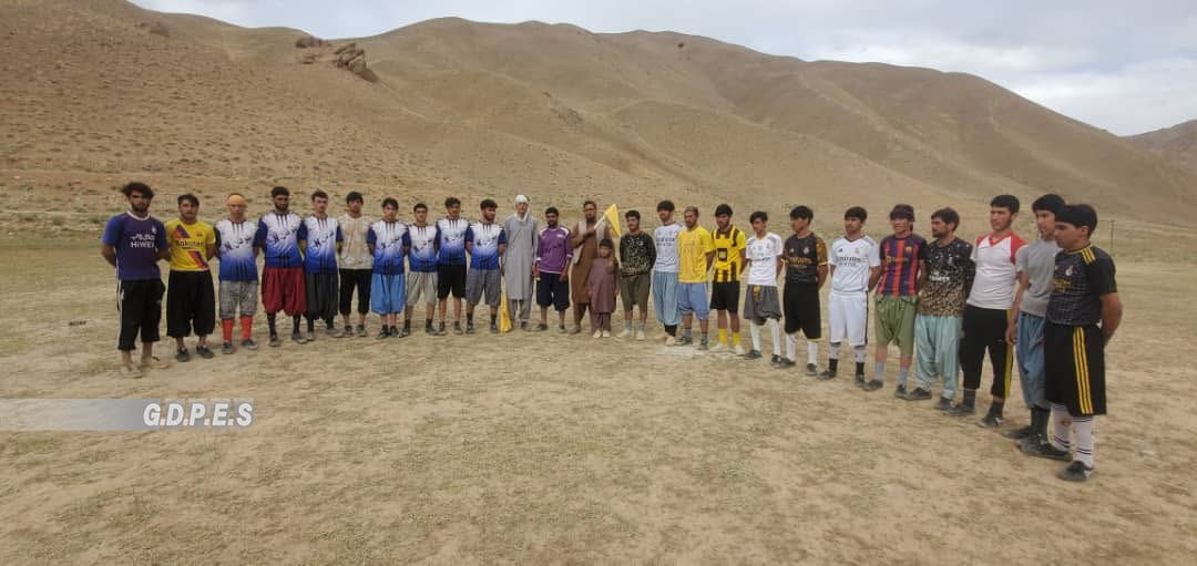 هلمند؛ ګرمسېر ولسوالۍ کې د ۲۰ لوبډلو ترمنځ د ټېپ بال کرېکټ سیالۍ پای ته ورسېدې