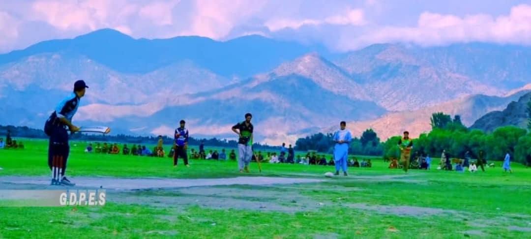 کونړ؛ سرکاڼو ولسوالۍ کې د ٢٠ لوبډلو ترمنځ د ټېپ بال کرېکټ سیالۍ پای ته ورسېدې
