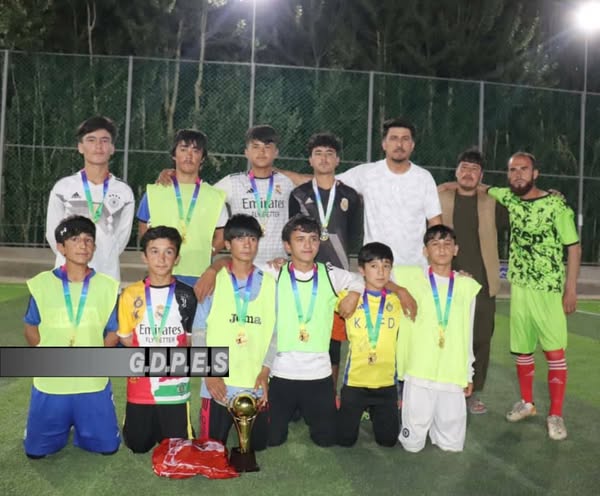 غور؛ رقابت های فوتبال جوانان زير سن ۱۶ سال در فیروز کوه برگزار شد