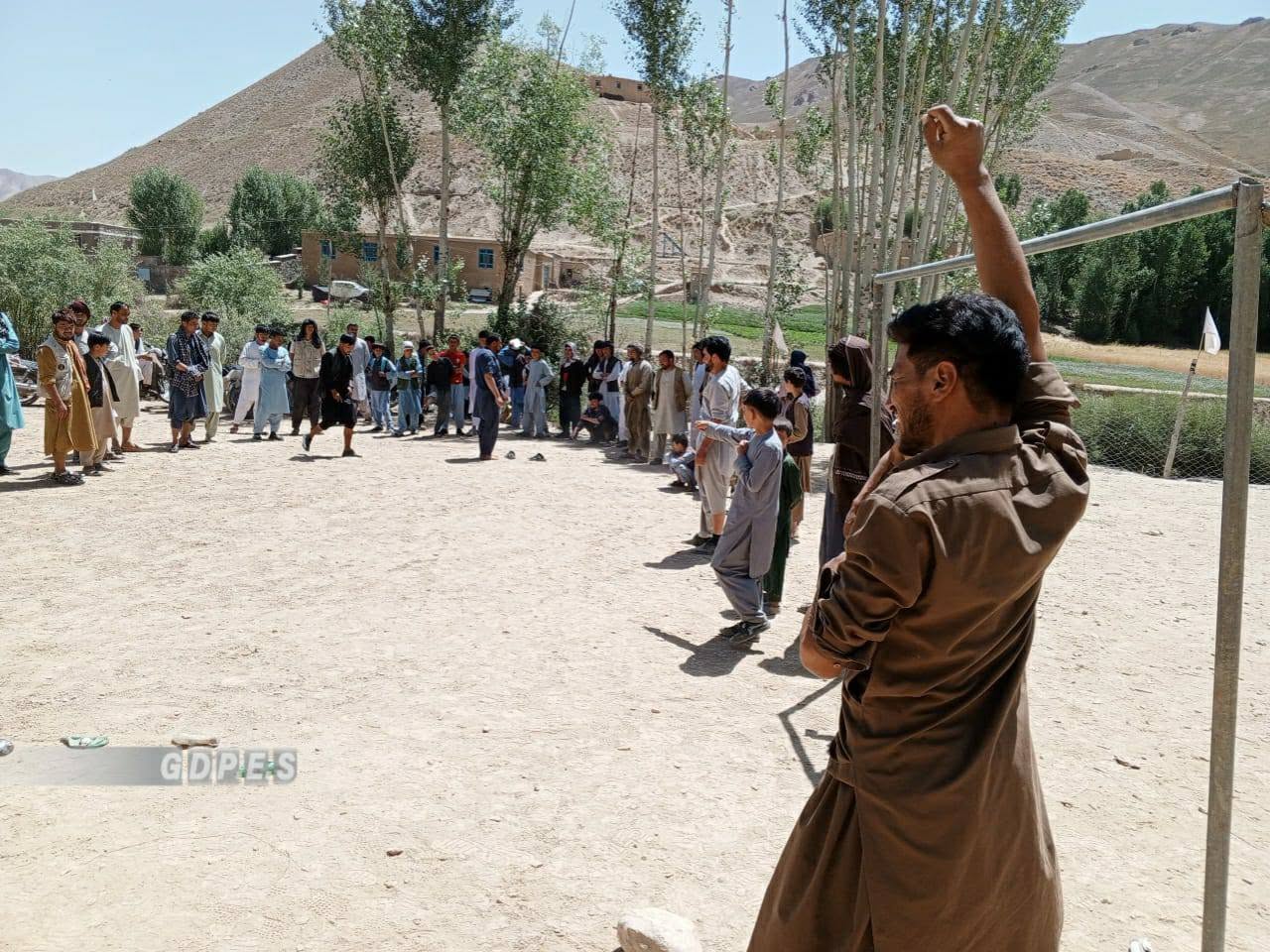 مسابقات ورزش محلی پرتاب سنگ در دایکندی برگزار شد