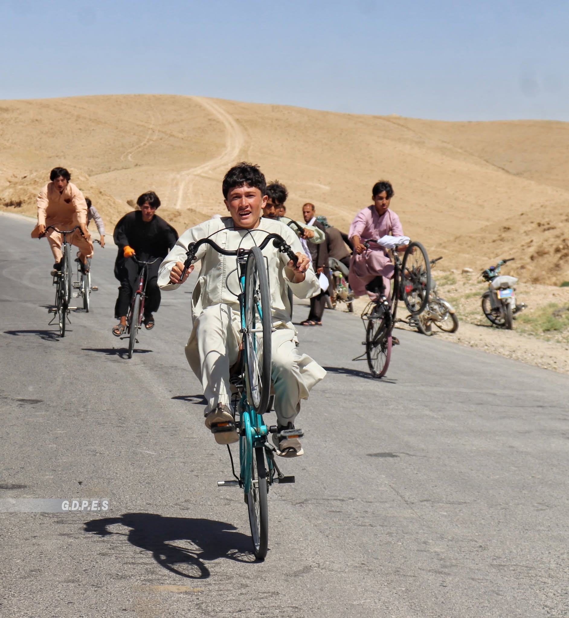 رقابتهای بایسکل رانی میان ۵۵ ورزشکار در غور برگزار شد