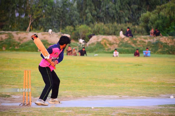 ننګرهار؛ مومندره ولسوالۍ کې د ٣٦ لوبډلو ترمنځ د ټېپ بال کرېکټ سیالۍ پای ته ورسېدې