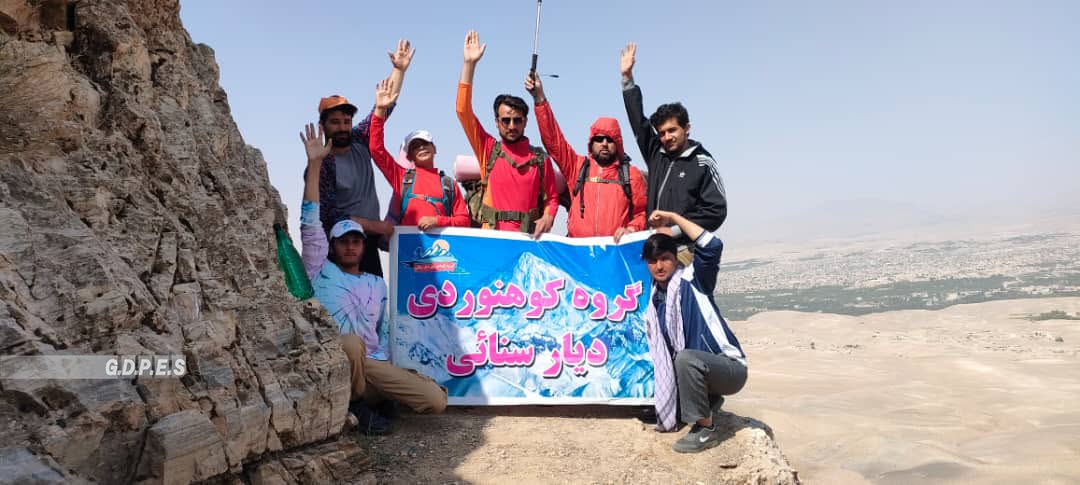 غزني کې د ديار سنايي غرختنې لوبډله د تلويزيون غرونو لوړې څوکې ته وختله