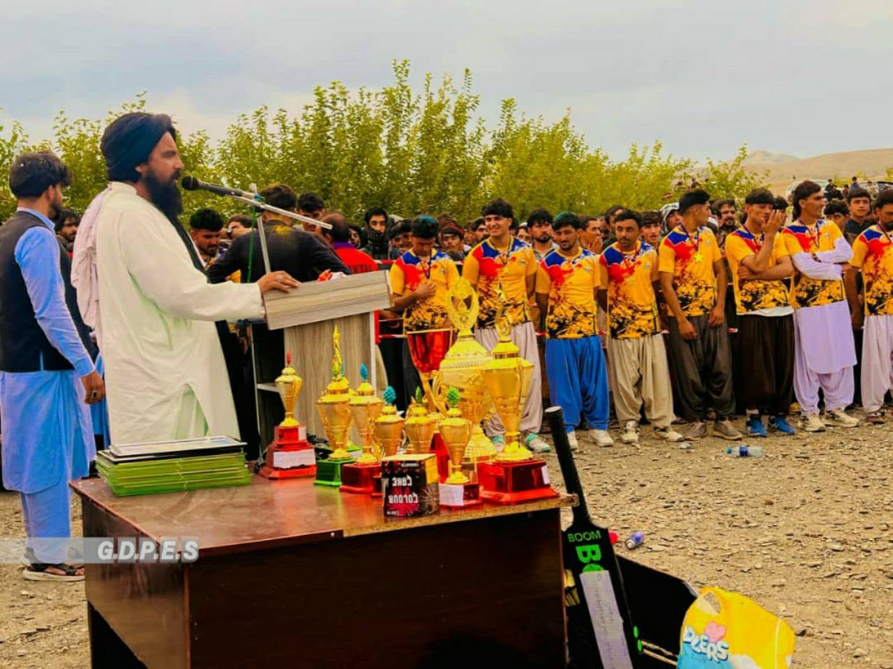 خوست؛ په نادرشاه کوټ ولسوالۍ کې د پنځو لوبډلو ترمنځ د ټیپ بال کرکټ سيالۍ پای ته ورسېدې