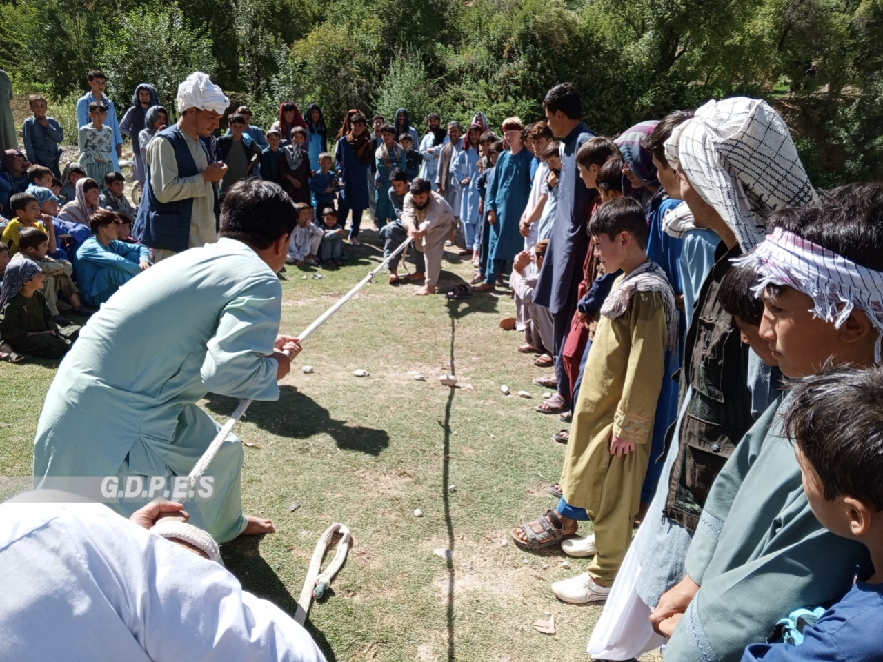 دایکندی؛ رقابت های ریسمان کشی میان شش تیم در ولسوالی پاتو برگزار شد