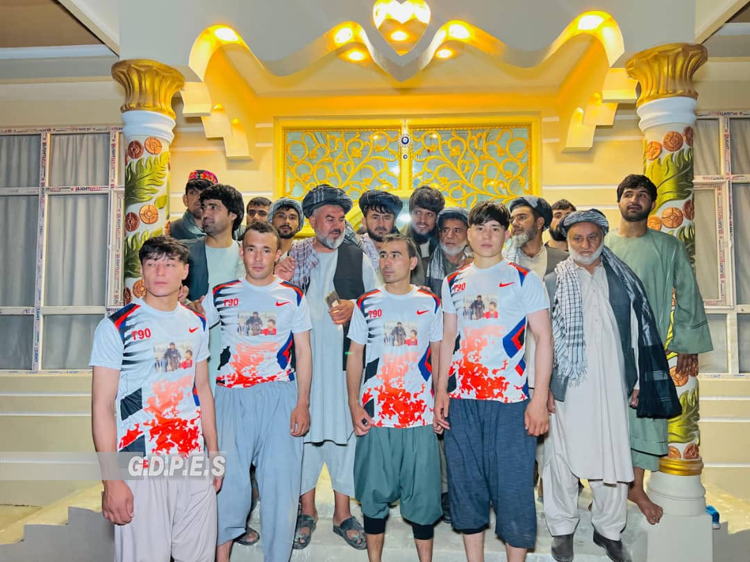 سمنگان؛ پایان مسابقات والیبال با اشتراک هفت تیم در ولسوالی فیروزنخچیر