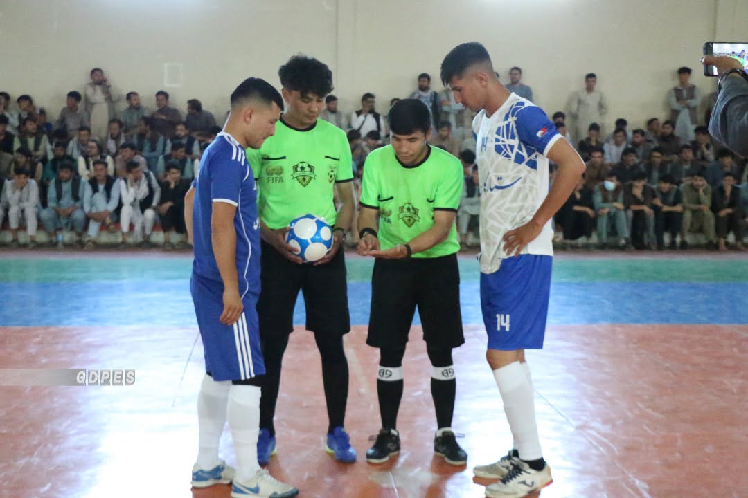 بامیان کې د شپږو لوبډلو ترمنځ د فوټسال سیالۍ پيل شوې