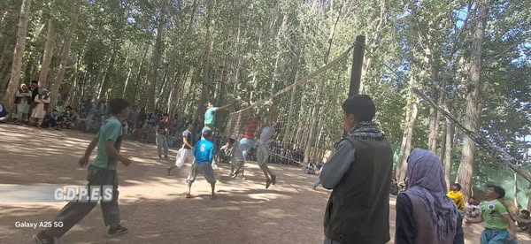 بامیان؛ تیم قومندانی امنیه قهرمان مسابقات ولسوالی یکاولنگ شد