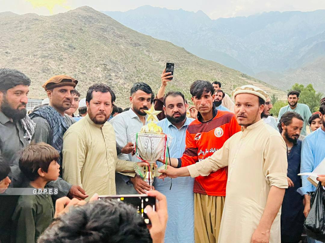 کونړ؛ آسمار ولسوالۍ کې د ۲۰ لوبډلو ترمنځ د ټېپ بال کرېکټ سيالۍ پای ته ورسېدې