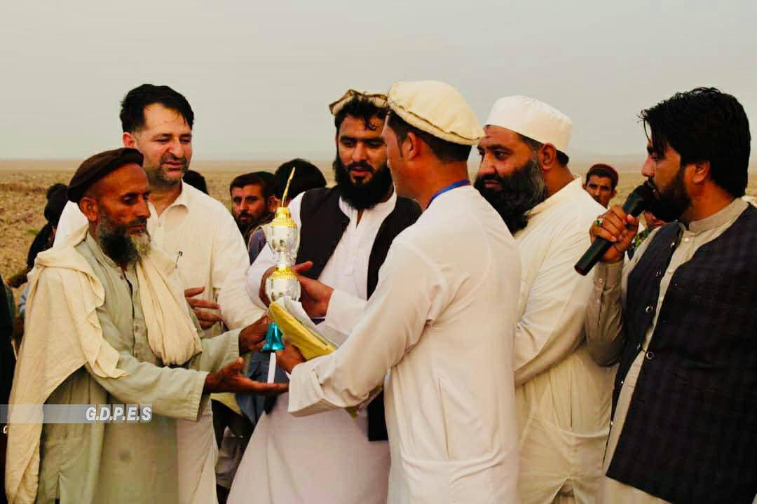 ننگرهار؛ هسکې مېنې ولسوالۍ کې د ۳۰ لوبډلو ترمنځ د ټېپ بال کرېکټ سيالۍ پای ته ورسېدې