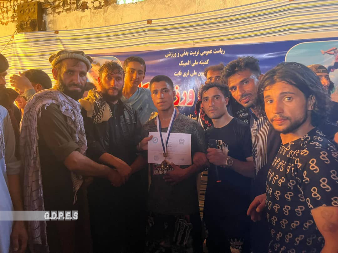 کاپيسا؛ تگاب ولسوالۍ کې د ۲۵ ورزشکارانو ترمنځ د لاس چپه کولو سيالۍ وشوې