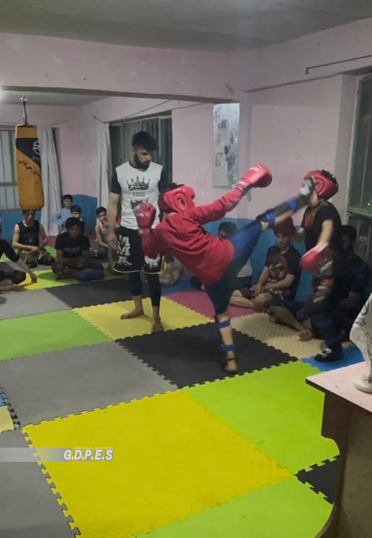 زابل؛ مرکز قلات ښار کې د ١٨ ورزشکارانو ترمنځ د پانکریشن سیالۍ ترسره شوې