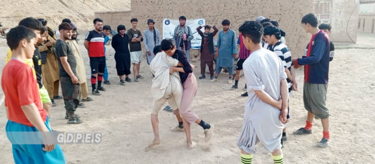 دایکندی؛ مسابقات پهلوانی کورش با اشتراک بیست ورزشکار در ولسوالی خدیر برگزار گردید