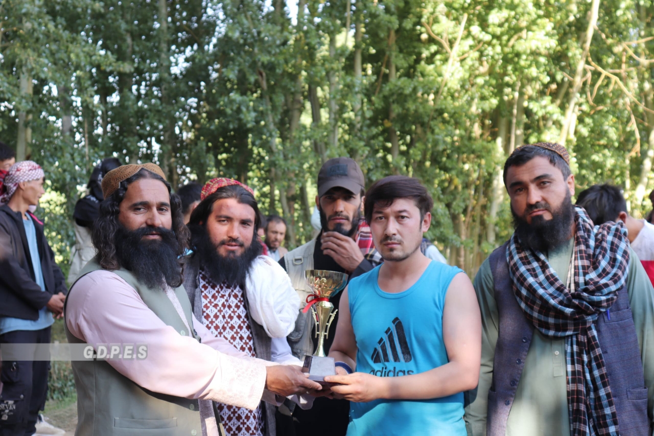 غور؛ مسابقات والیبال با اشتراک چهار تیم در ولسوالی لعل و سرجنگل برگزار گردید 