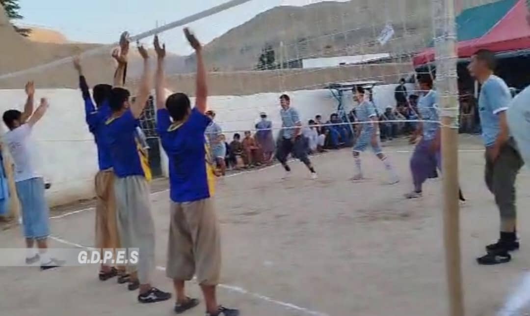 جوزجان؛ درزاب ولسوالۍ کې د شپږو لوبډلو ترمنځ د والیبال سیالۍ پای ته ورسېدې