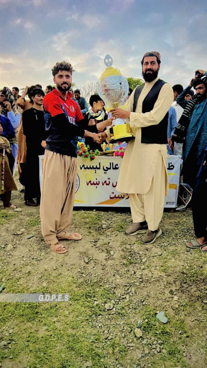 خوست؛ تڼيو ولسوالۍ کې د اتو لوبډلو ترمنځ د ټېپ بال کرېکټ سيالۍ پای ته ورسېدې