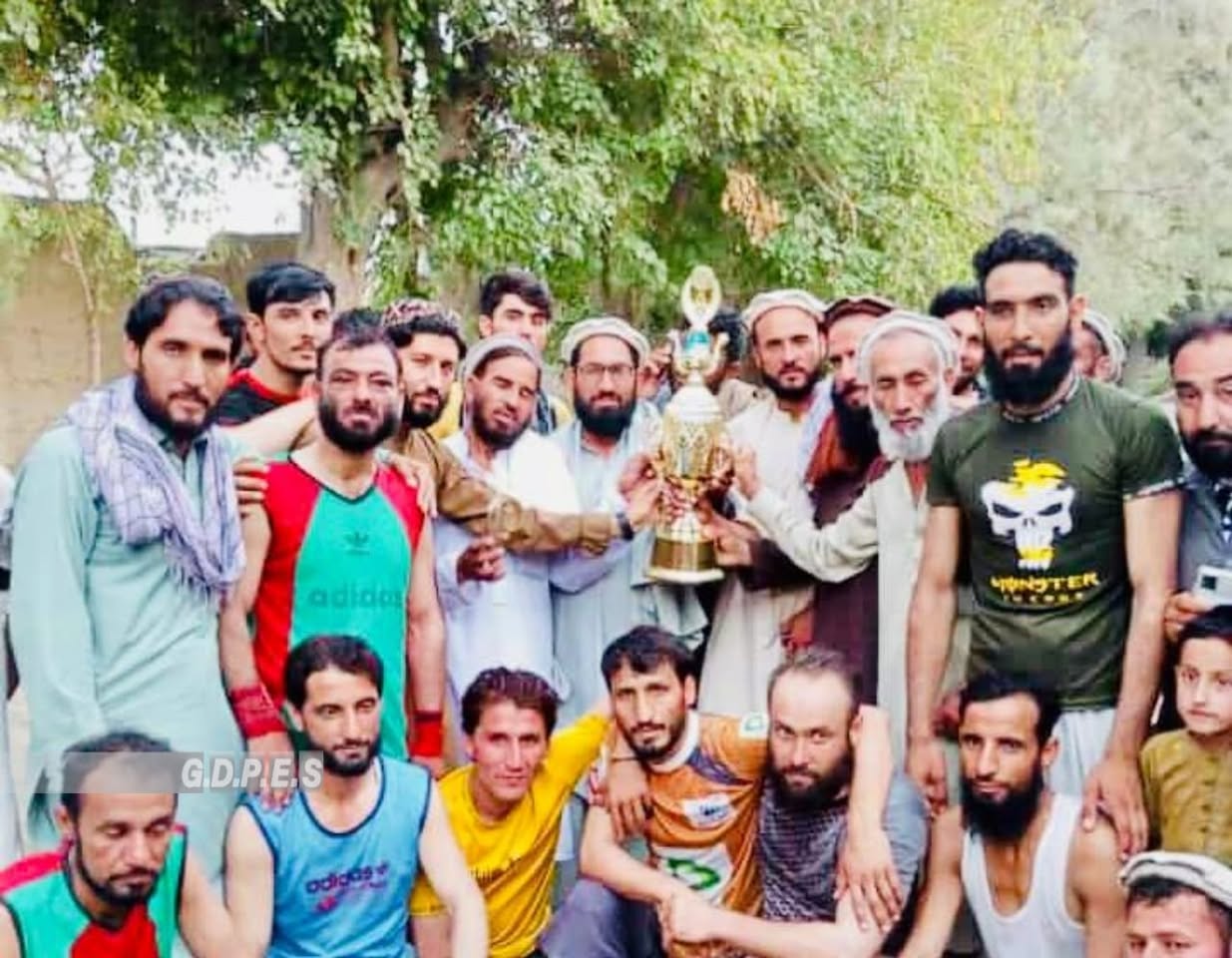 ننګرهار؛ چپرهار ولسوالۍ کې د ۱۶ لوبډلو ترمنځ د والیبال سیالۍ پای ته ورسېدې