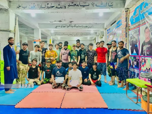 زابل: مرکز قلات ښار کې د ۲۶ ورزشکارانو ترمنځ جمناستک سیالۍ ترسره شوې