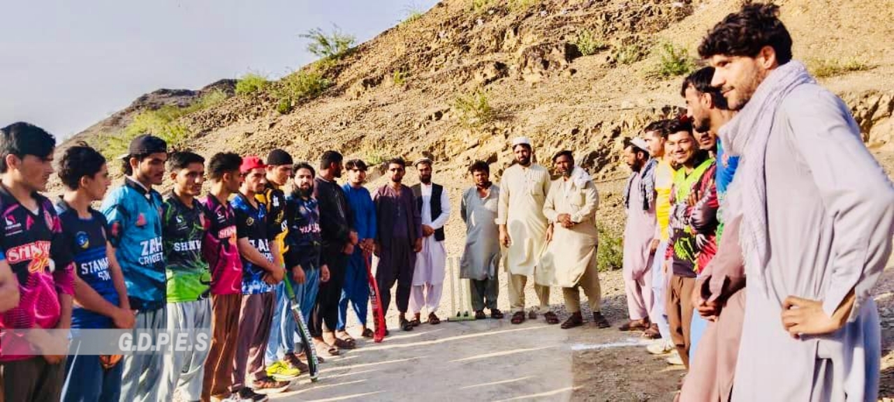 ننگرهار؛ مومندرې ولسوالۍ کې د ۲۴ لوبډلو ترمنځ د ټېپ بال کرېکټ سيالۍ پيل شوې