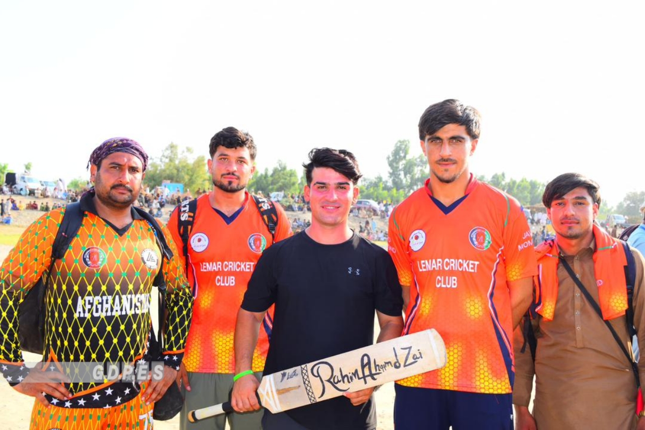 ننګرهار؛ مومند درې ولسوالۍ کې د ٧٦ لوبډلو ترمنځ د ټېپ بال کرېکټ سیالۍ پیل شوې